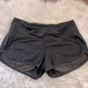 Lululemon Speed Up Short 2.5"